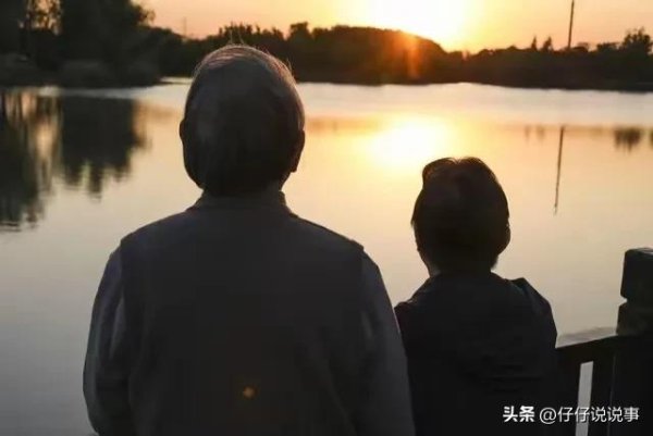 国客信配 人老了才明白，晚年什么都可以没有，唯独不能没有这两样东西